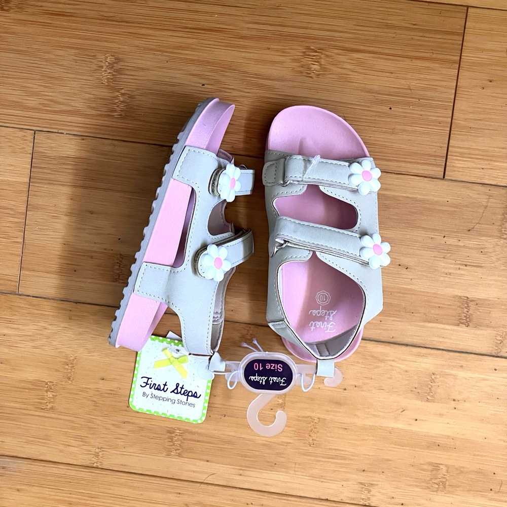 NWT Girls Size 10 Toddler Beige & Pink Flower Detail Velcro Sandals Shoes